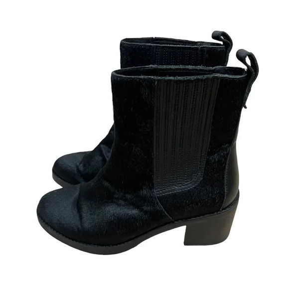 Ugg Camden Exotic Boot Womens Size 8.5 Black Cow Hair Chelsea Ankle Bootie - Picture 4 of 12